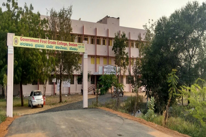https://cache.careers360.mobi/media/colleges/social-media/media-gallery/23628/2019/7/22/Campus View of Government First Grade College Sedam_Campus-View.jpg